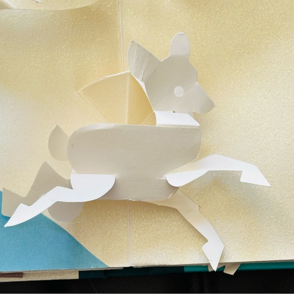 Winter’s Tale Robert Sabuda Pop-Up Book - Picture 6 of 9